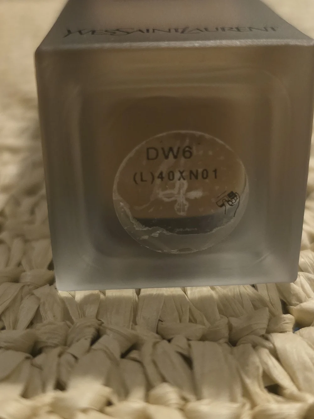 Yves Saint Laurent All Hours Foundation - DW6